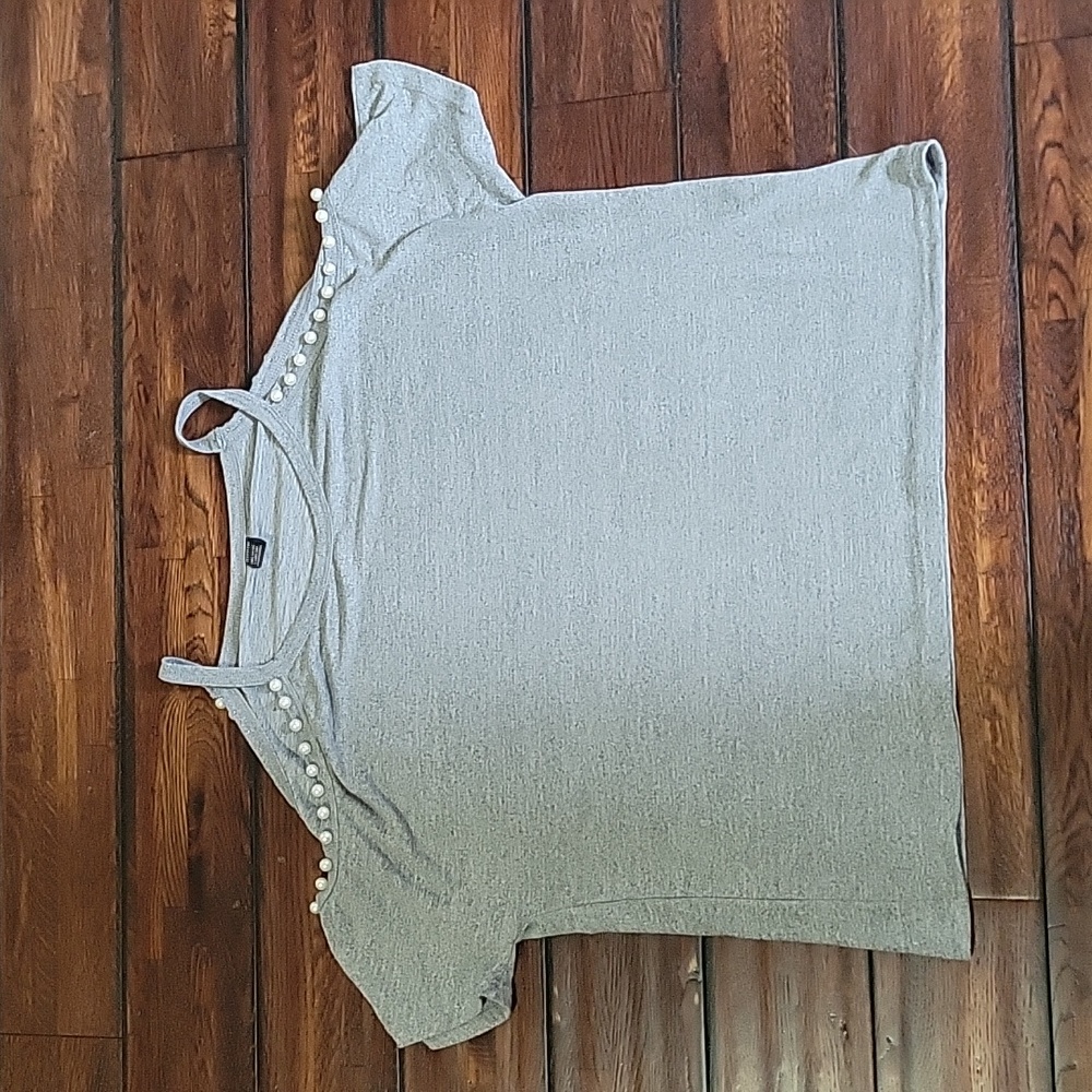 Cold shoulder shirt with pearls